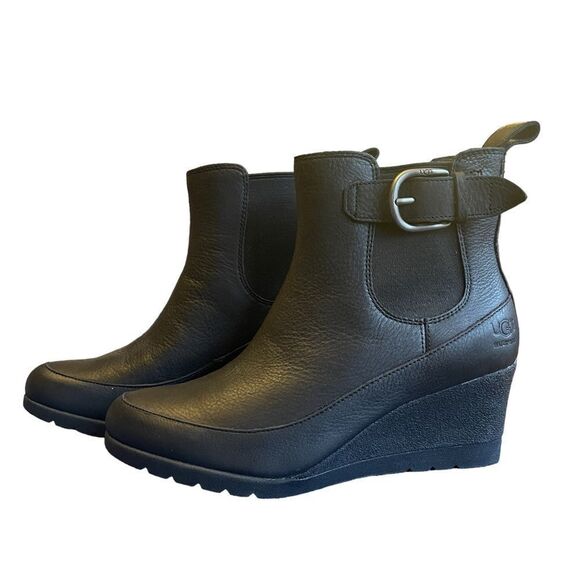 NWT Ugg Arleta Waterproof Leather Wedge Boot Booties Black - Picture 1 of 10